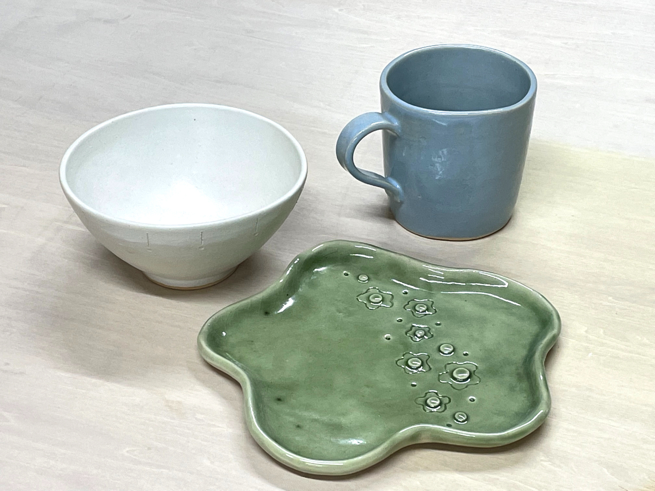 通常の茶碗サイズで2つ程度の作品が出来ます。同じもの2つでも、小さめ3つでもOK