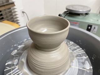 陶芸といえば電動ろくろ?!きれいな作品が出来る体験にチャレンジ