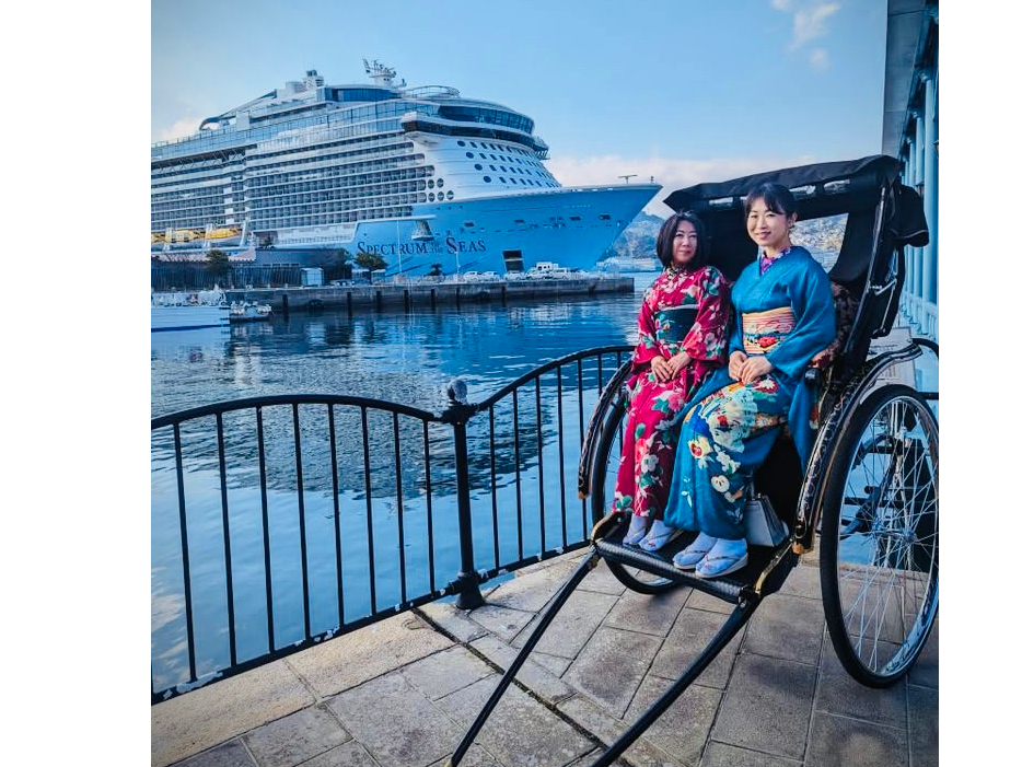 運が良ければ大型船との写真も撮れます!