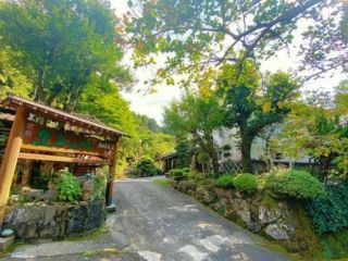 入口にある看板が目印です♪