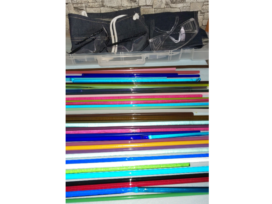 FȐF̃KX_炨DȐFIт܂B@GvAS[O͂RɂgB