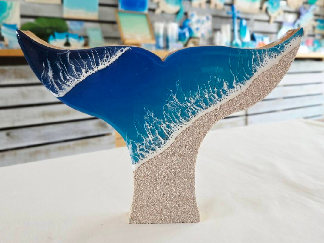 南国の海に来たお姉さんと犬　レジン　ジオラマ じゃらん限定】海のレジンアート体験！自立パネル【ホエールテール