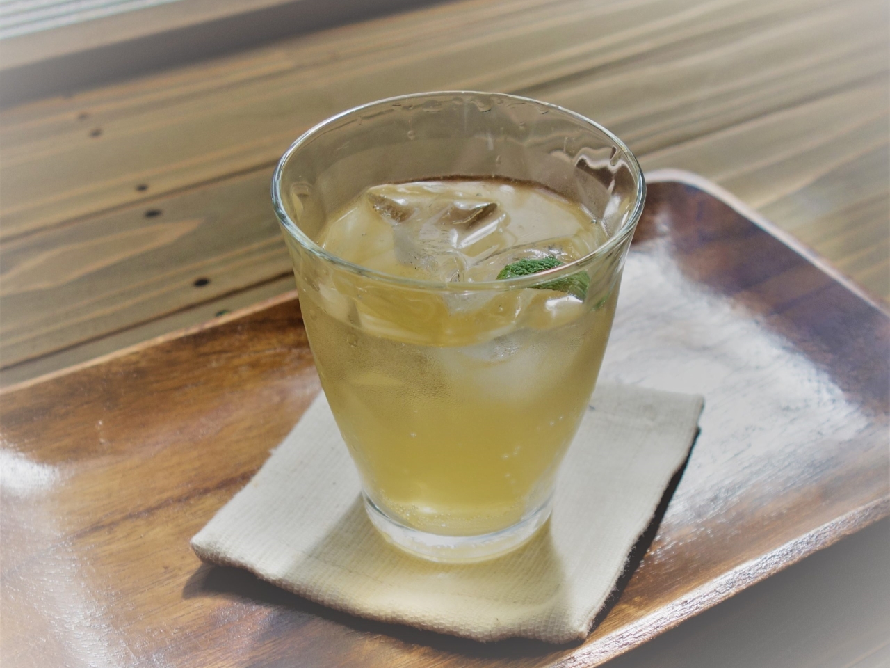 ソフトドリンク各種:梅サイダー、カルピス、オレンジジュースなど御子さま向けの飲料やカフェインレス飲料、ブレンドコーヒー、カップティーもご用意しております。