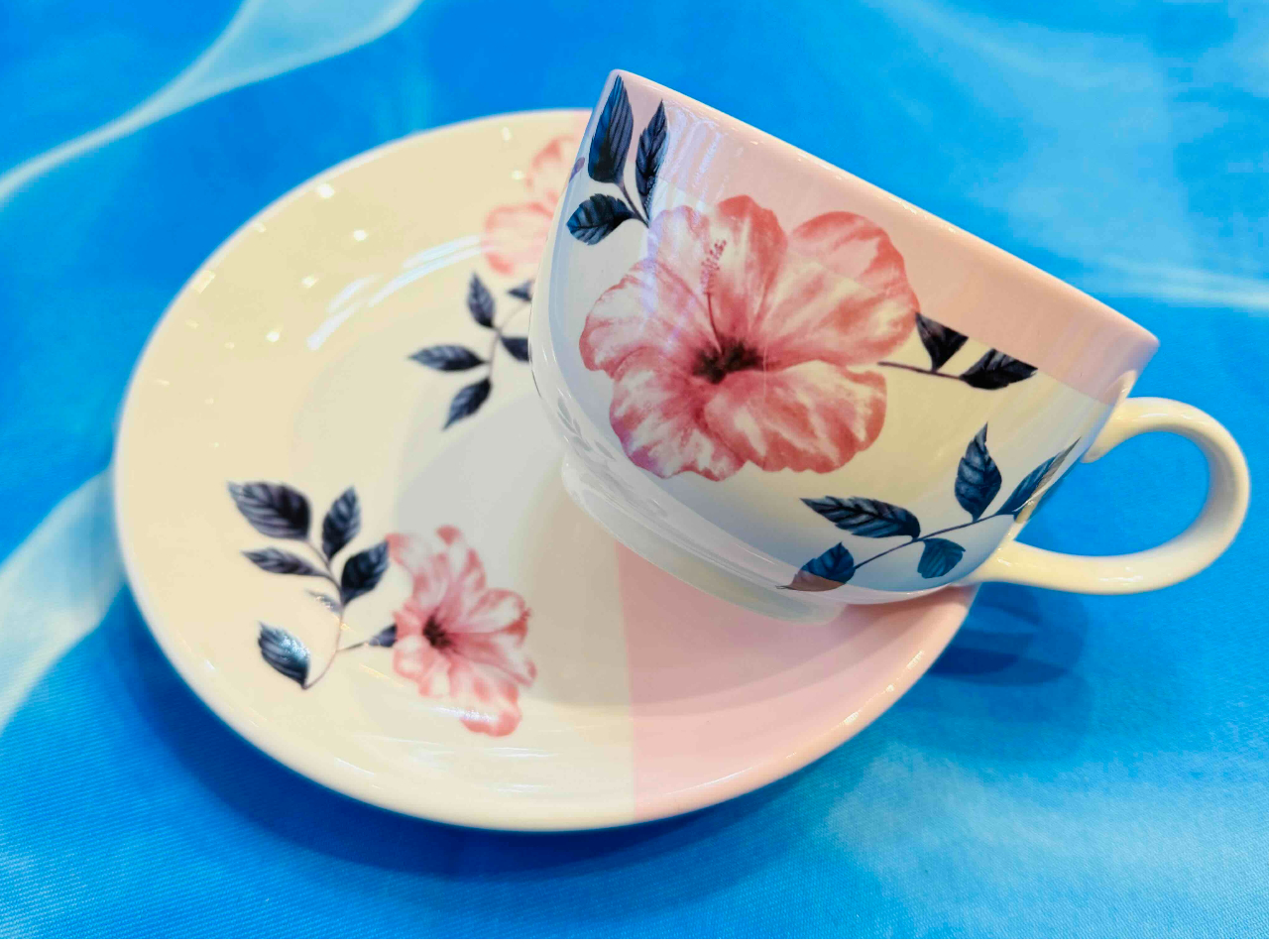 ☆転写紙を使った絵付け体験☆転写シールを貼り800度の電気窯で焼き上げます