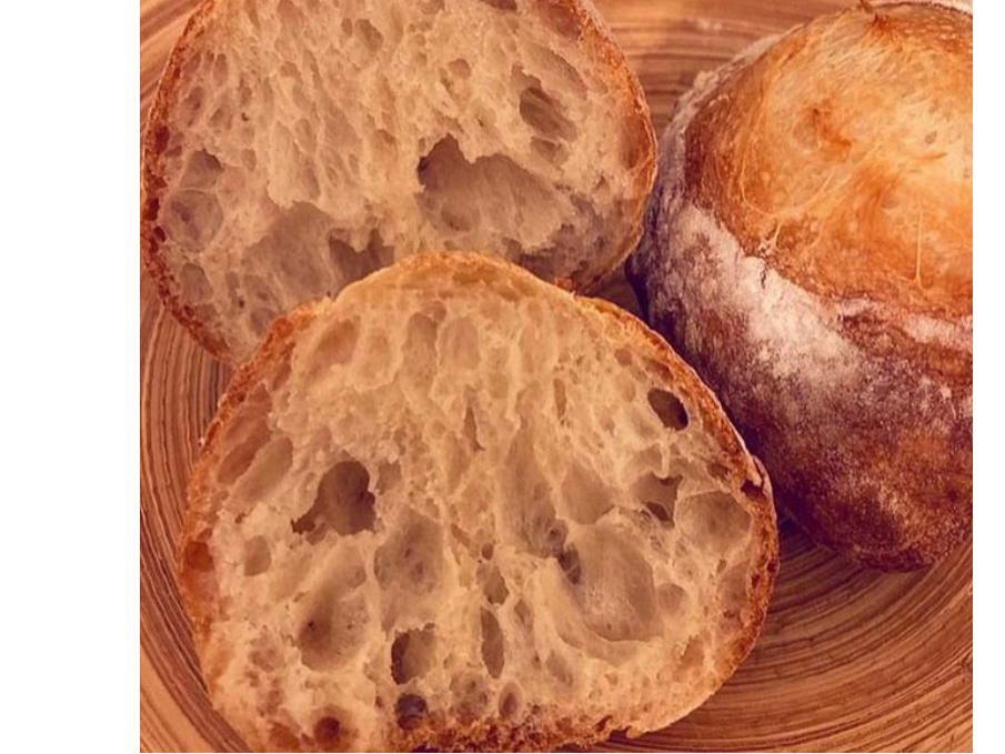 コースレッスンでは生地作りからクッペ、フィセルなど5種類のメニューを作れるように指導させていただいています