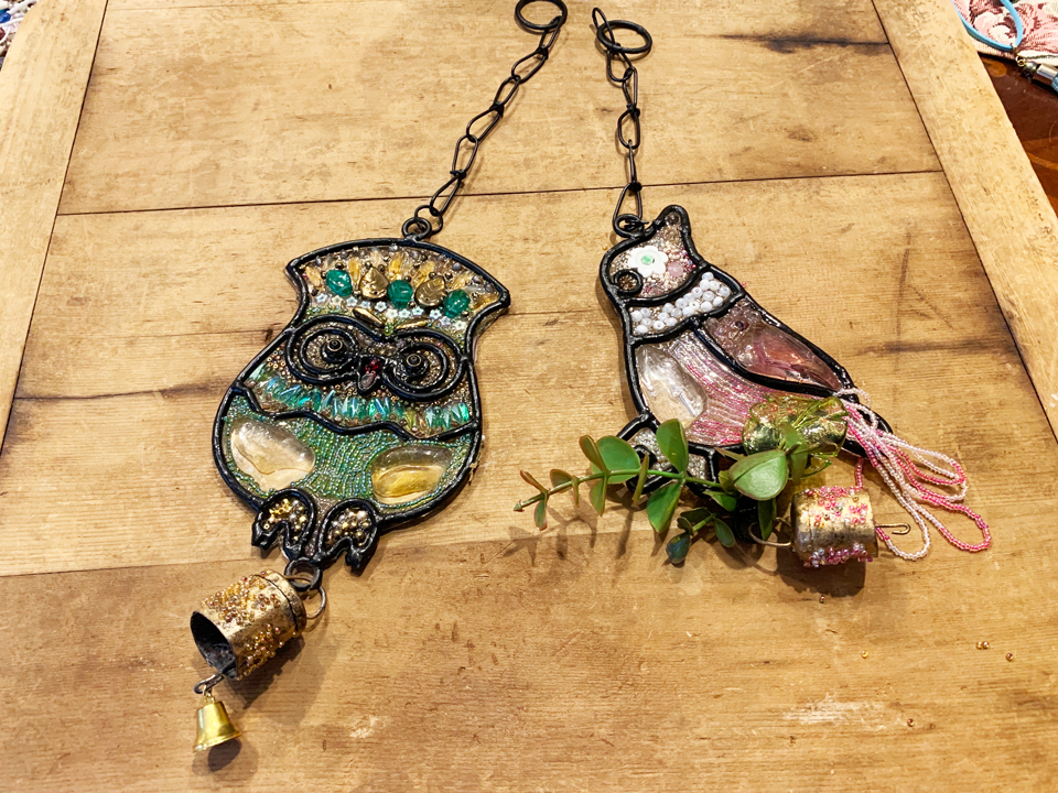 ふくろうかインコを選べます。