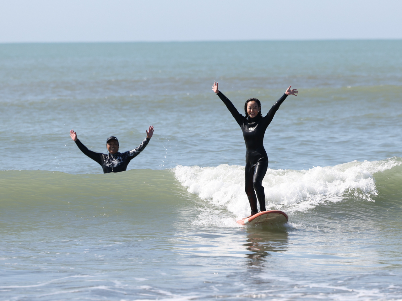 サーフボード  ［サーフィンビギナー5点セット(ウェットスーツ付)］ 初めての方大歓迎！】保険＆レンタル付き☆参加者の半数が女性の