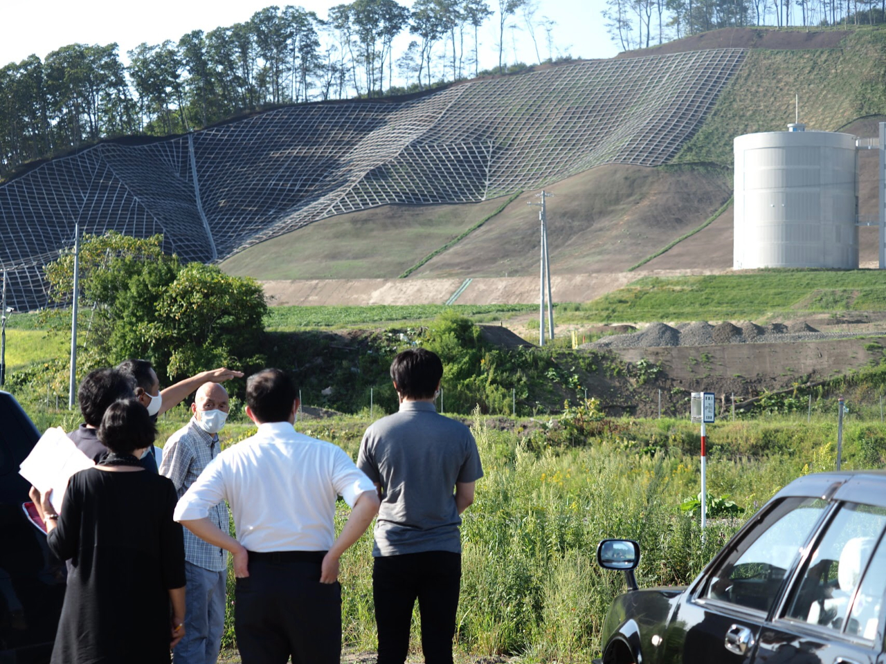 ガイドの様子 厚真町 富里浄水場