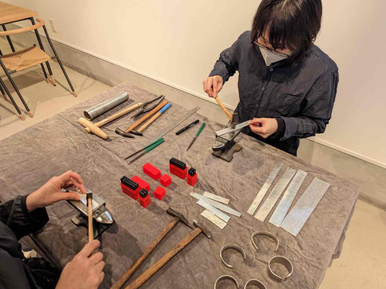 【錫バングル作り】山形の鋳物屋が営むセレクトショップで行うバングル作りです♪