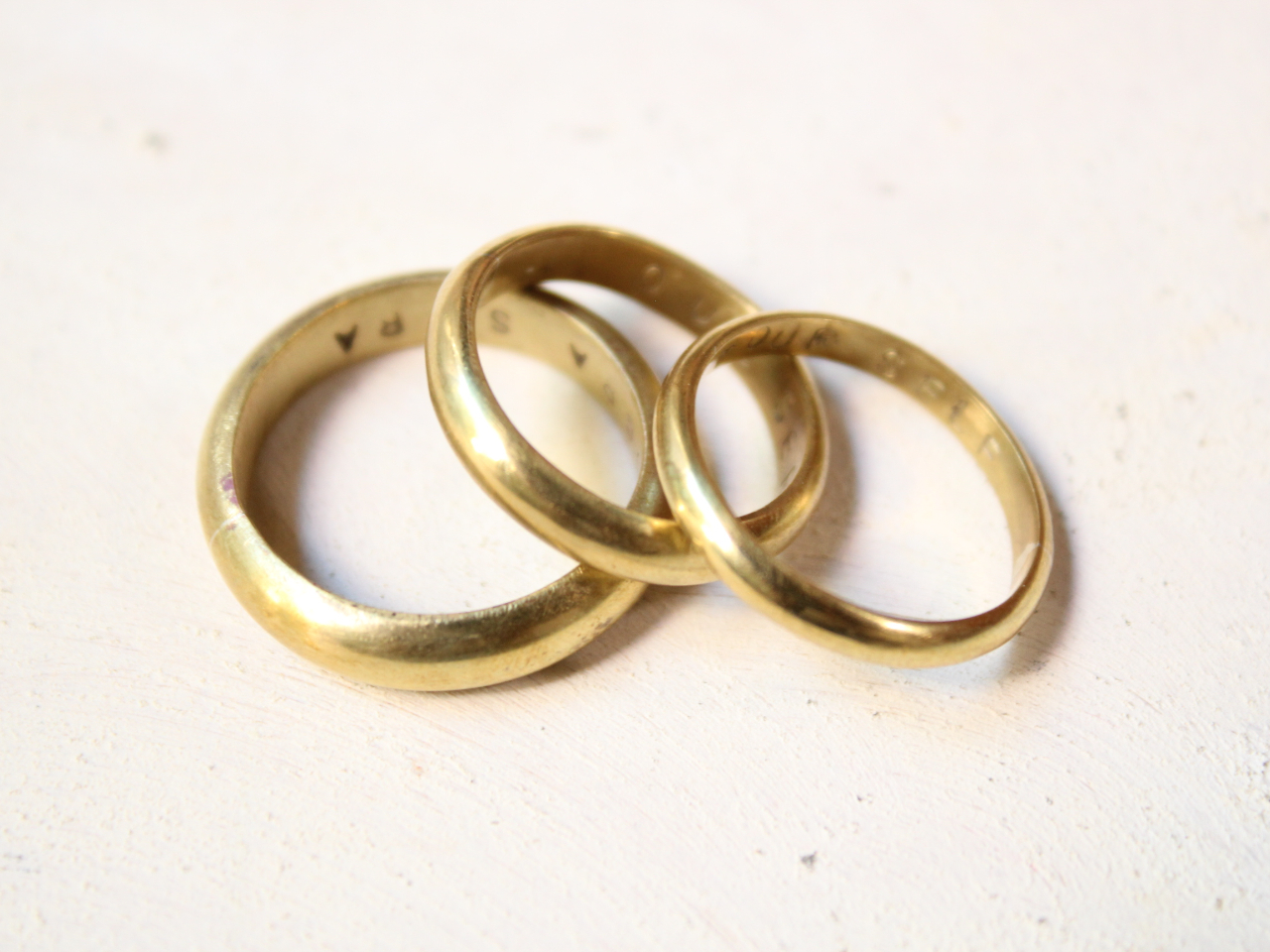 甲丸リング3o幅、4o幅、5o幅 裏側に刻印を入れることができます。