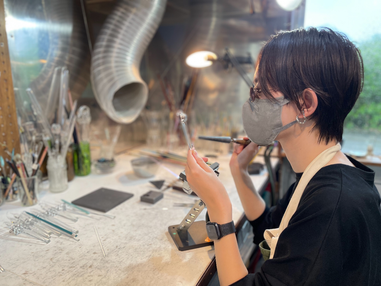 1名様〜2名様迄の少人数での開催なのでゆっくりとガラスを体験して下さい。