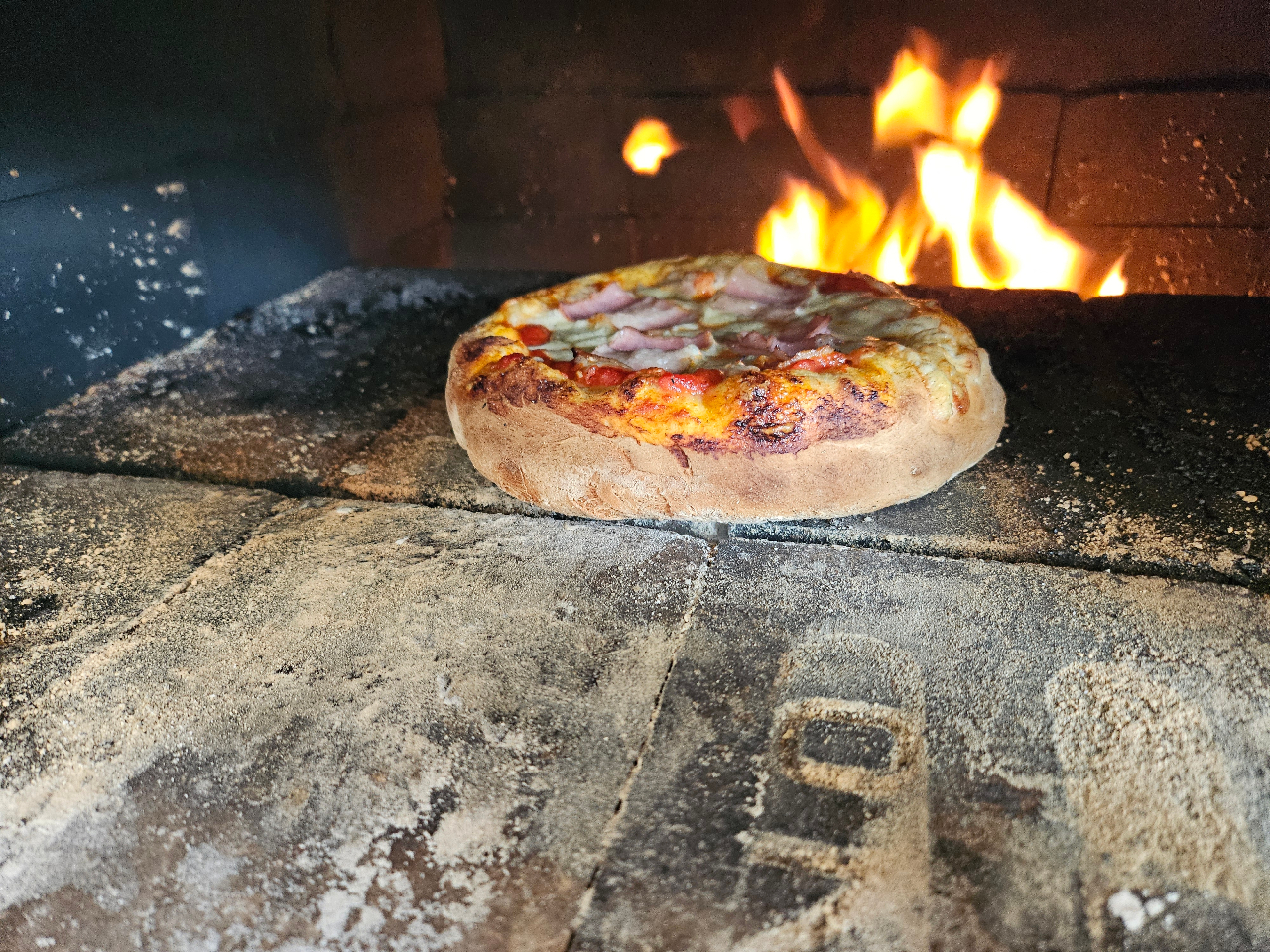 ピザ窯で焼く手作りPIZZA体験