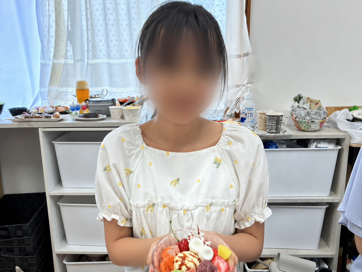 ���������N���[������݂ƈꏏ�ɋL�O�B�e�􏉂߂Ă̕��ł��A����Ȃɉ؂₩�ȍ�i�����܂��I