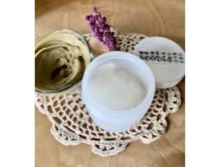 アロマボディジェルとクレイパックの完成品の写真です。