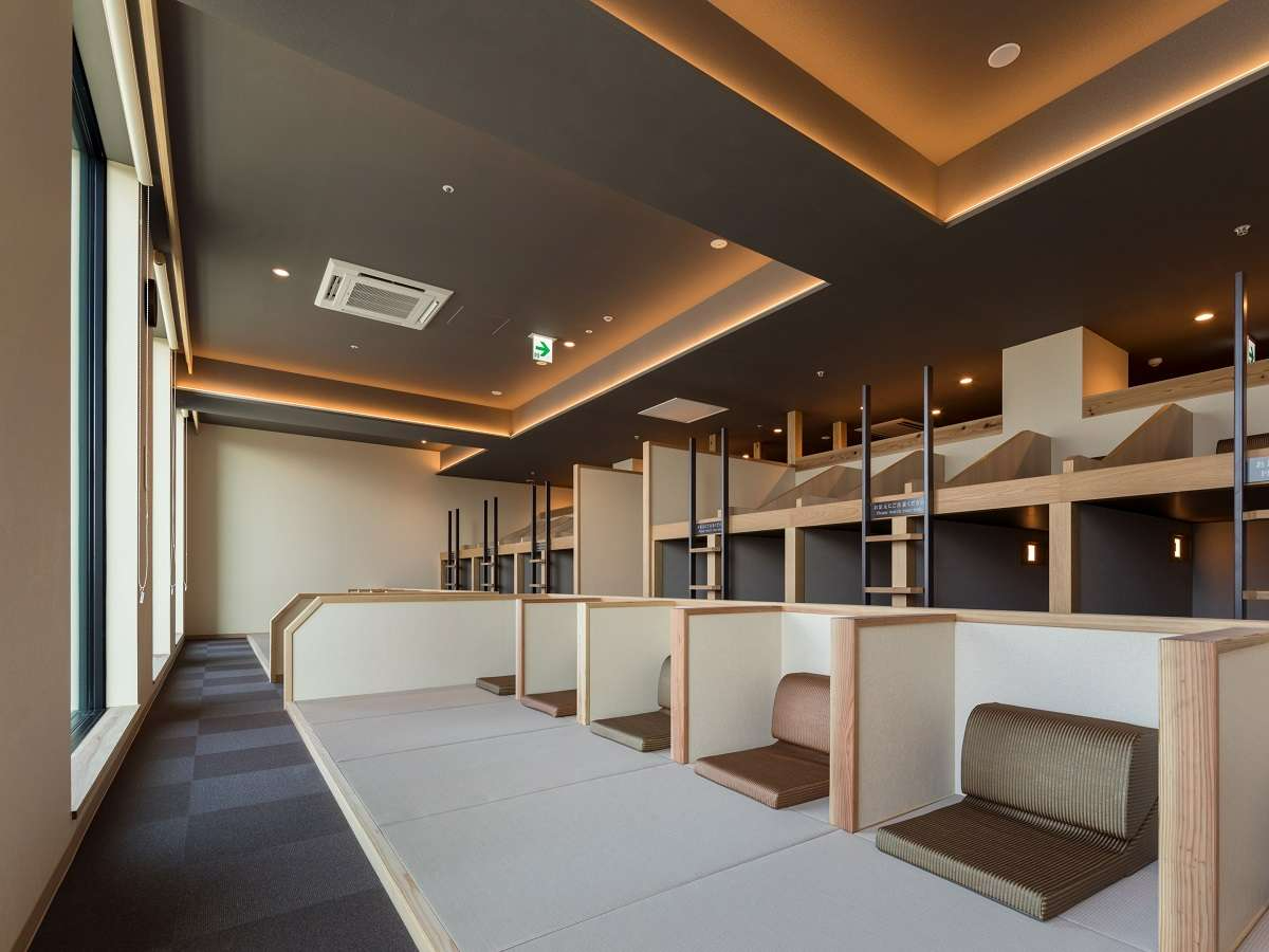 y˖[zƖ𗎂Ƃu˖[vɂ́AɂȂċx߂NbVłāA͋C̒ŋx߂܂BxmR𒭂߂Ȃ炭낰܂B