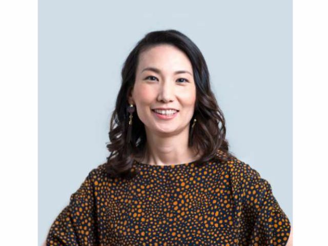 ★診断後★ 眉のトーンを明るくし抜け感をだし、骨格に合わせた眉のプロポーションと、チークの効かせ方で立体的な顔立ちを活かしたヘルシーに若々しく