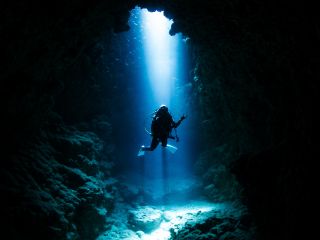 世界屈指、有数ある地形ダイビングへご案内