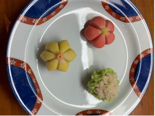 2026年2月3日までのメニューです。紅梅、水仙、松之雪の3種類をお作り頂けます。