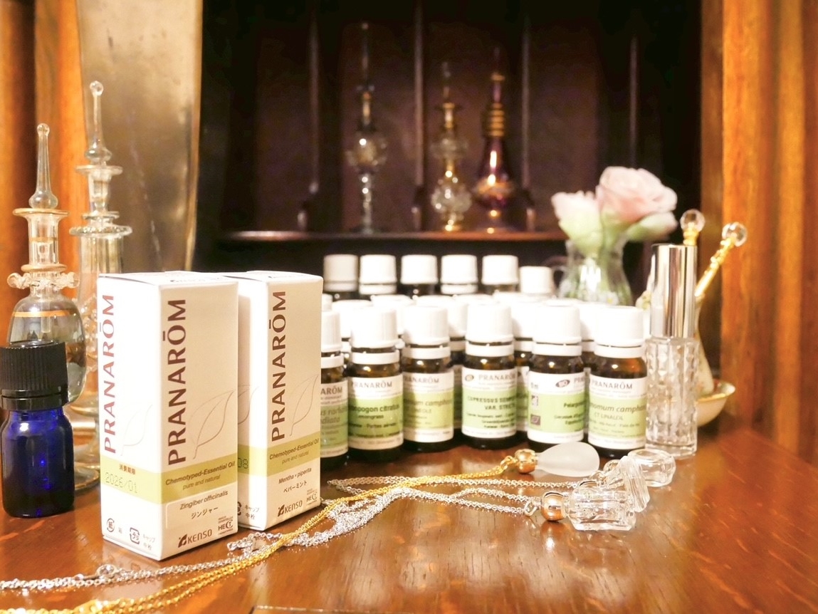 �����͌����J���Ȍ����@�ւ̐������͕\�t���B���_��ŃI�[�K�j�b�N�B���w�I�ɕ��͂���Ă��܂��B