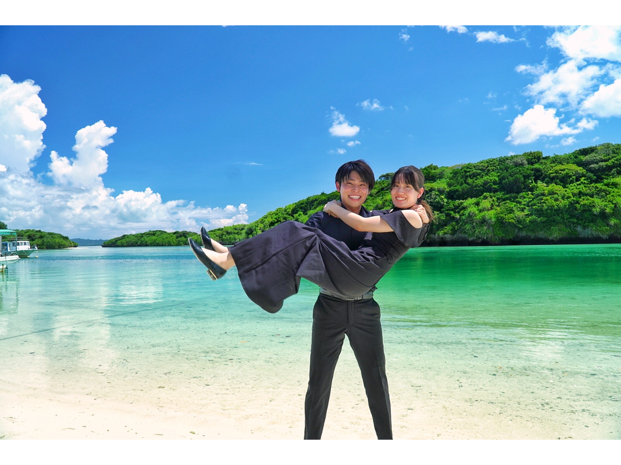 �]�v�Ȍo����g�������Ȃ��ƌ������ɁA�ߑ��������݂����炨�D���ȃE�F�f�B���O�h���X�ŎB�e���Ē����܂��I �ߑ��⏬���������݂�����̂��l�ł��v������