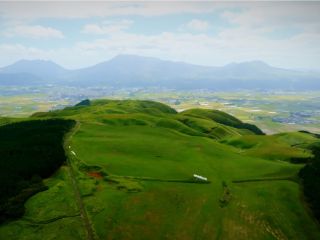 先人たちが守り抜いてきた普段は入ることが出来ない草原がアクティビティの舞台に。