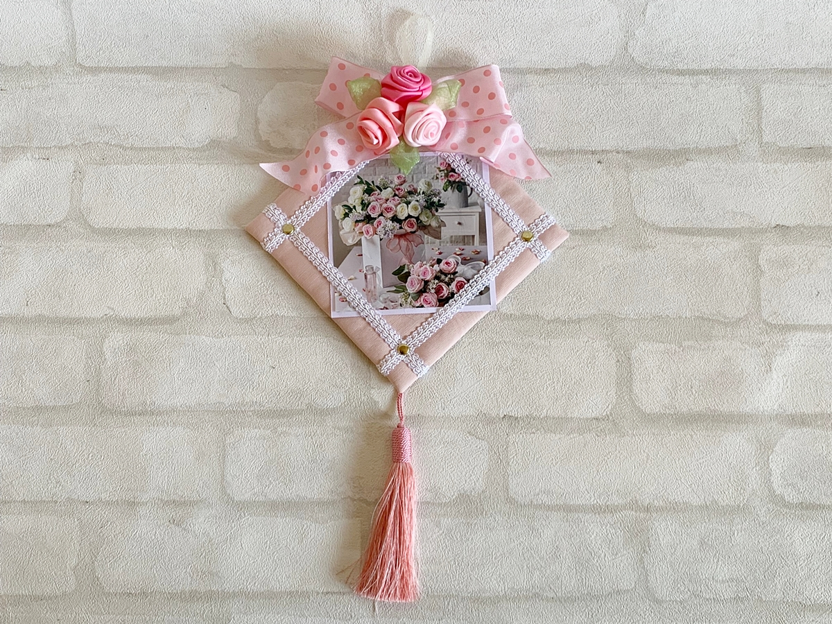 【カルトナージュ&リボンクラフト体験】壁かけフォトホルダーとローズ飾りをつくって...