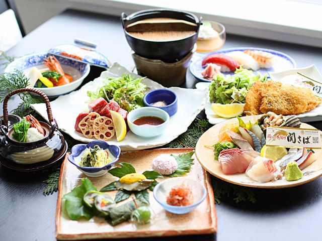 レストランでは「関あじ関さば」の刺身や寿司など提供。