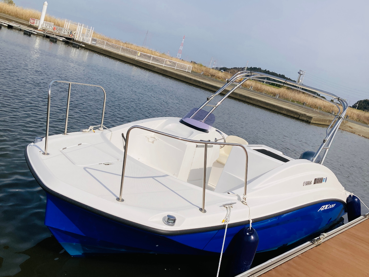 AX220という名前のYAMAHAのモーターボート!気軽に乗れるのは川の駅だけ!