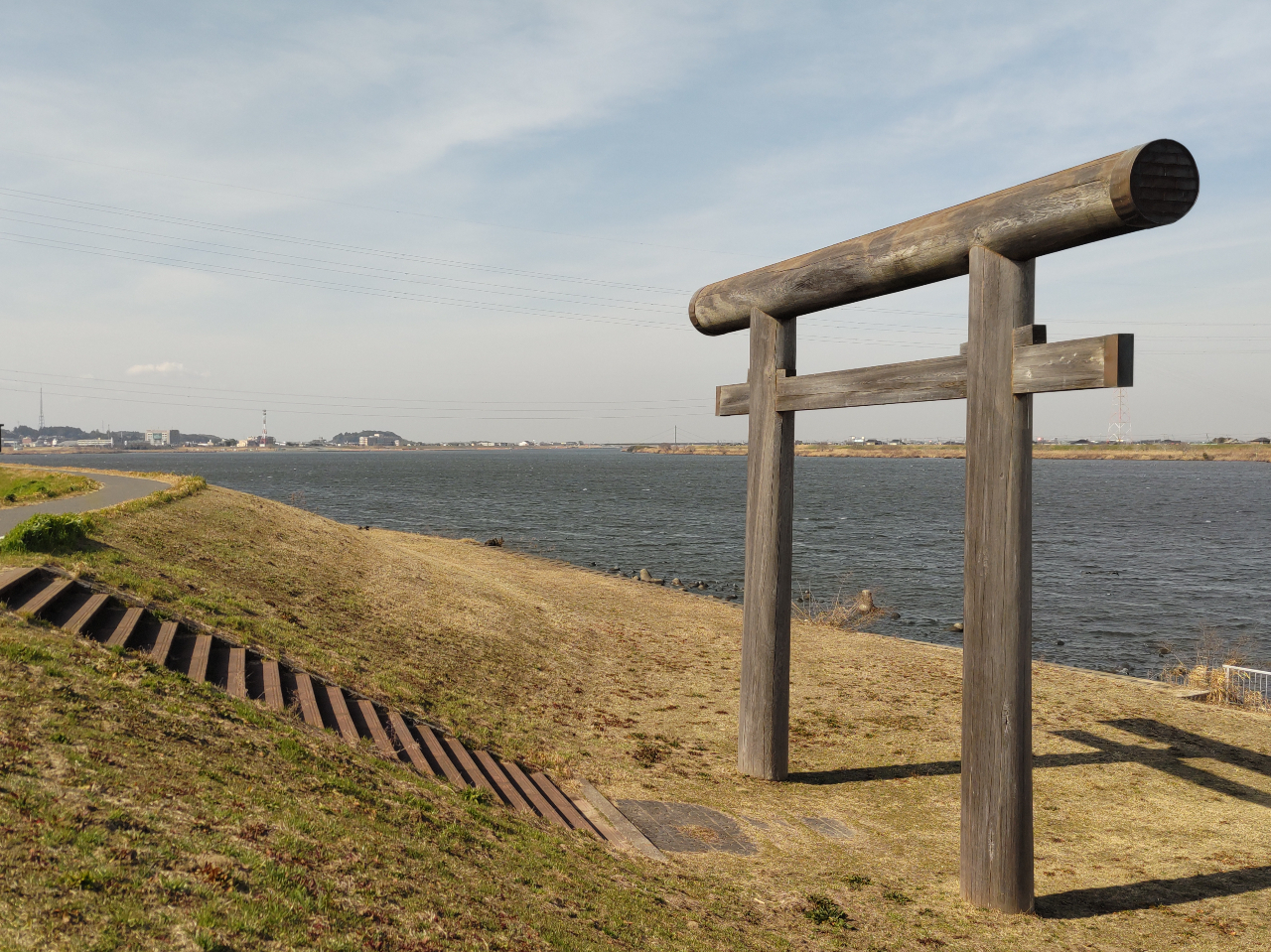 【津宮鳥居コース】モーターボートで利根川クルージング☆香取神宮の一の鳥居を見に行...