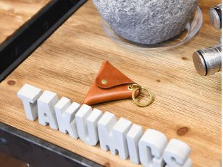 イタリア革の使ったトライアングル型コインケースです。