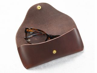 大きなメガネでも入ります。