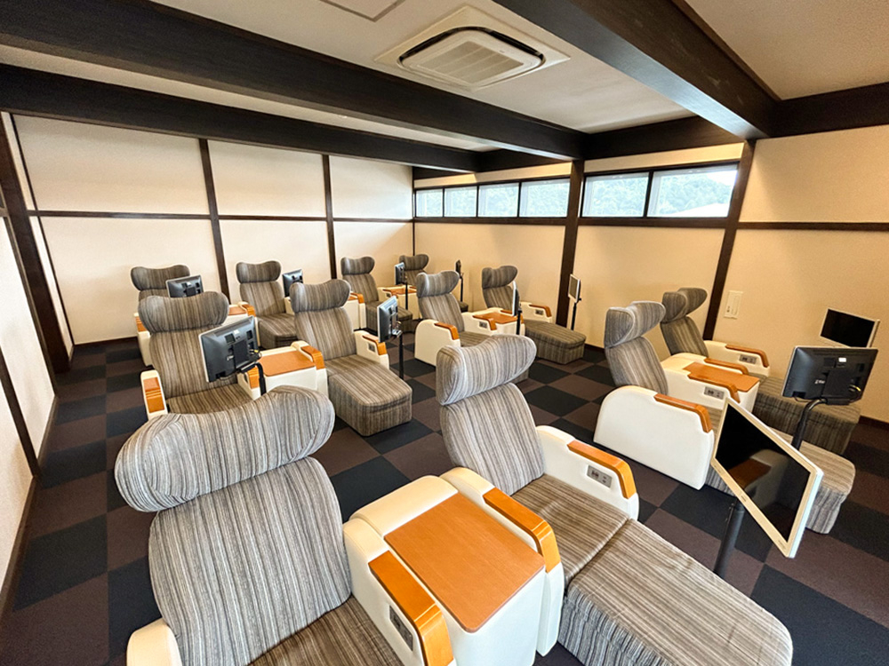 ���N���C�j���O���[��