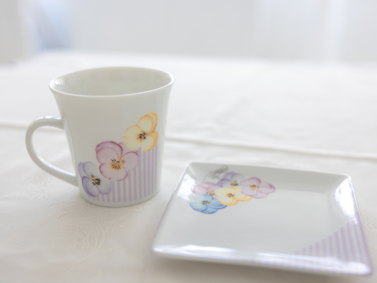 【ポーセラーツ体験】手ぶらでOK!お好きなアイテムを1つ選んで作れます♪《女性・...