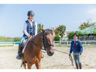 マンツーマンレッスンで乗馬を楽しもう♪