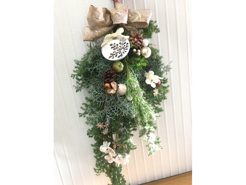 クリスマスまでフレッシュな状態を保てます。玄関に豪華に飾れます。