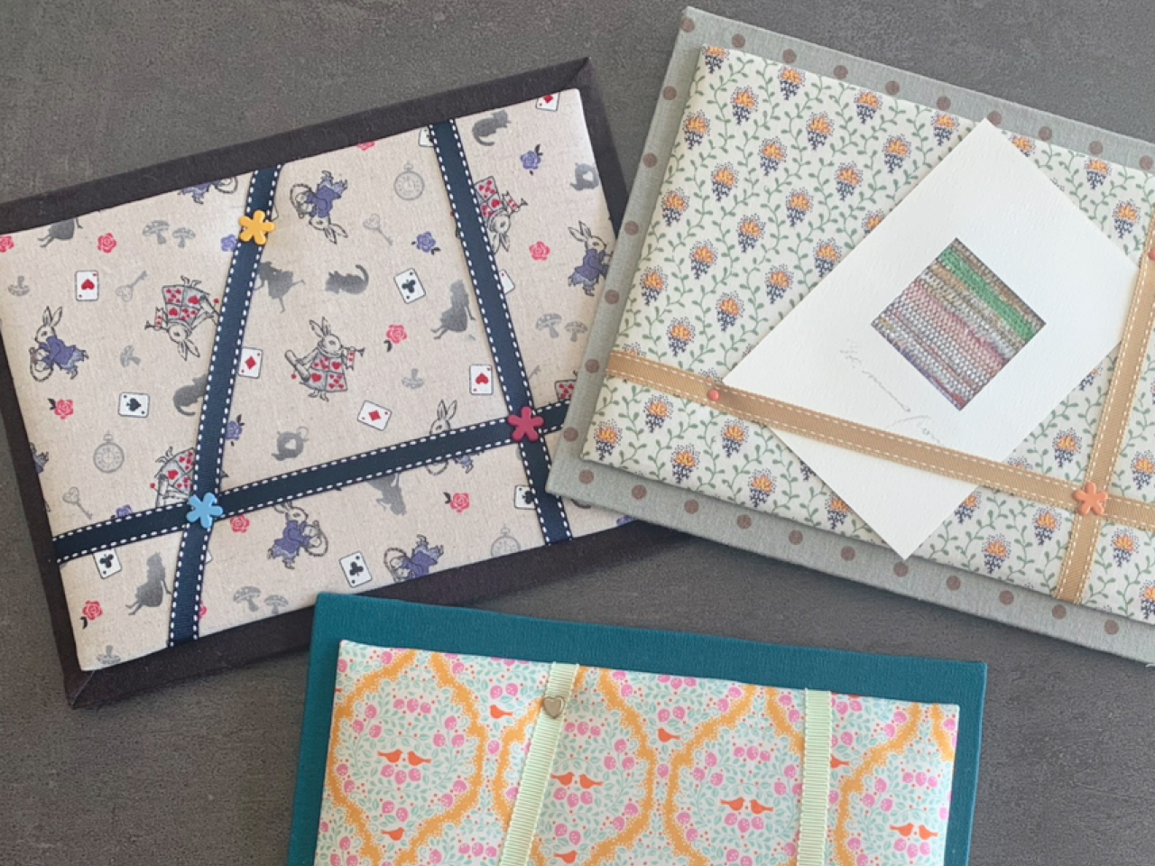 A4サイズのスタンド式ペルメル