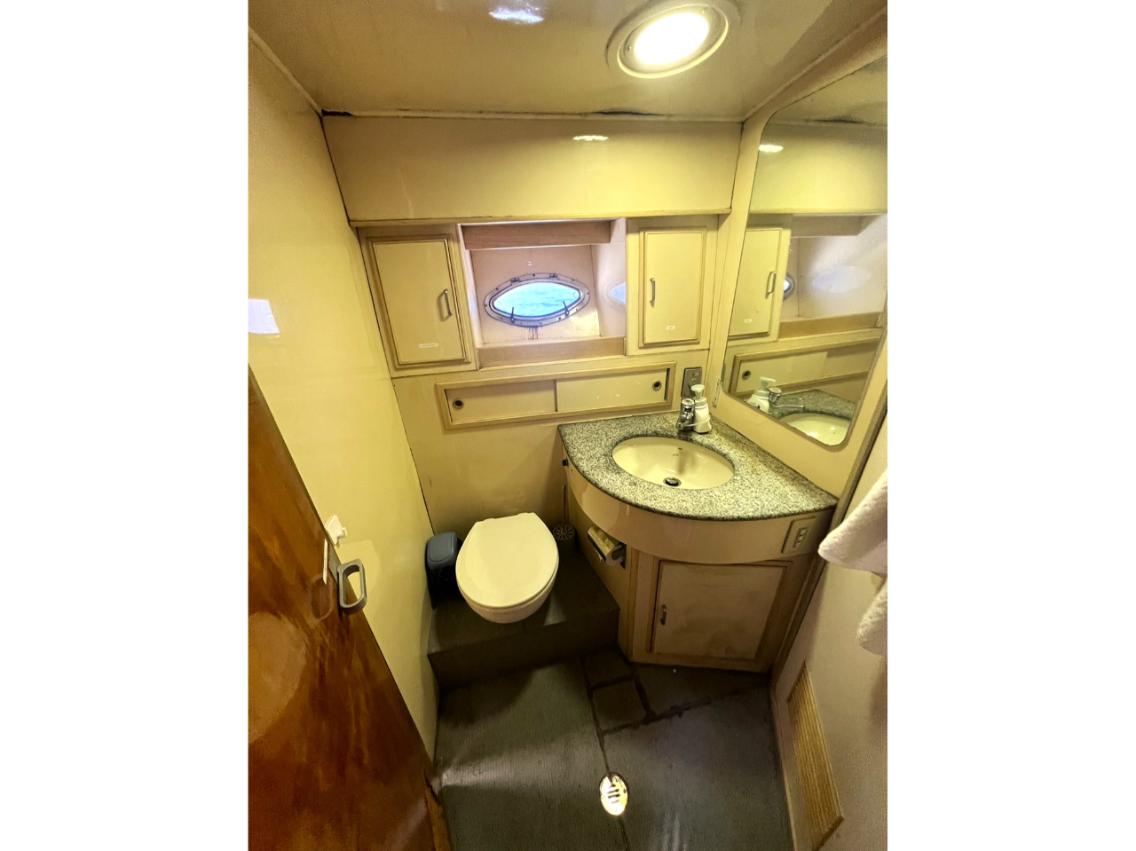 �g�C������������Ă܂�