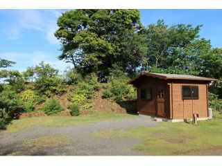 あろえサイト:ハウスの横に車を停められます。炊事棟・トイレも近いです。