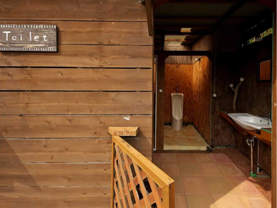 gCFV[gČ2AjpgCꂩAʑ䂪1܂B