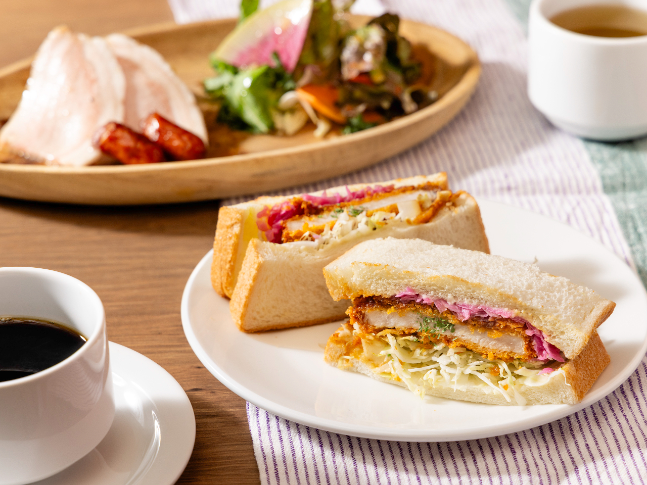 ����t����