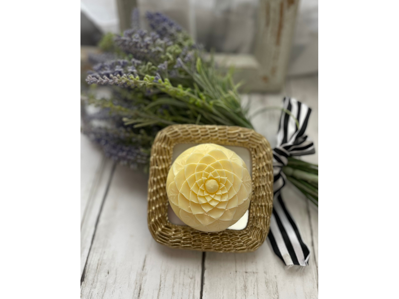 【タイの伝統工芸カービング体験】初めての方向け!石鹸にダリアの花を彫刻してみまし...