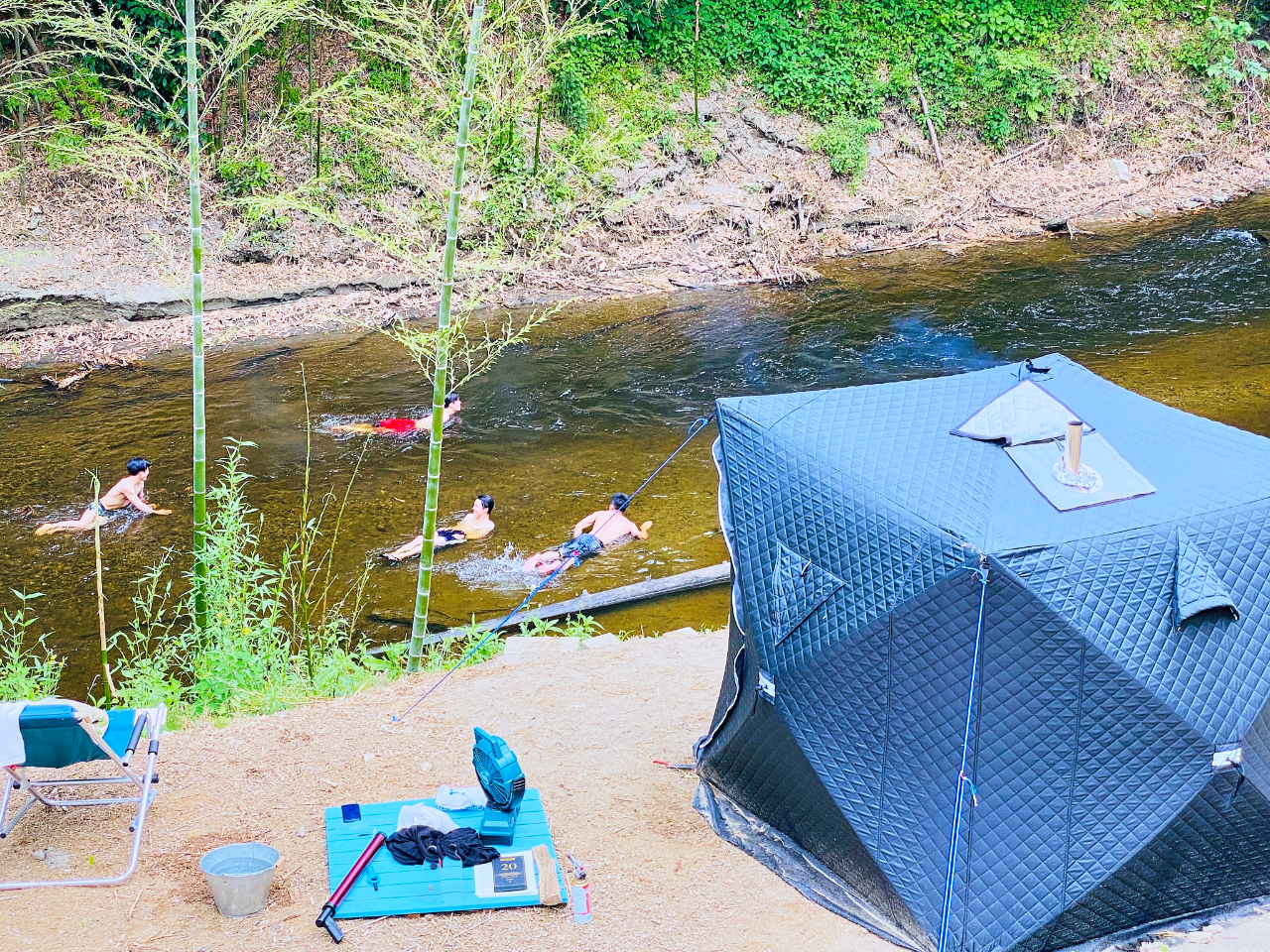サウナの後は川にダイブしてクールダウン! ここだけの贅沢な体験ができます!