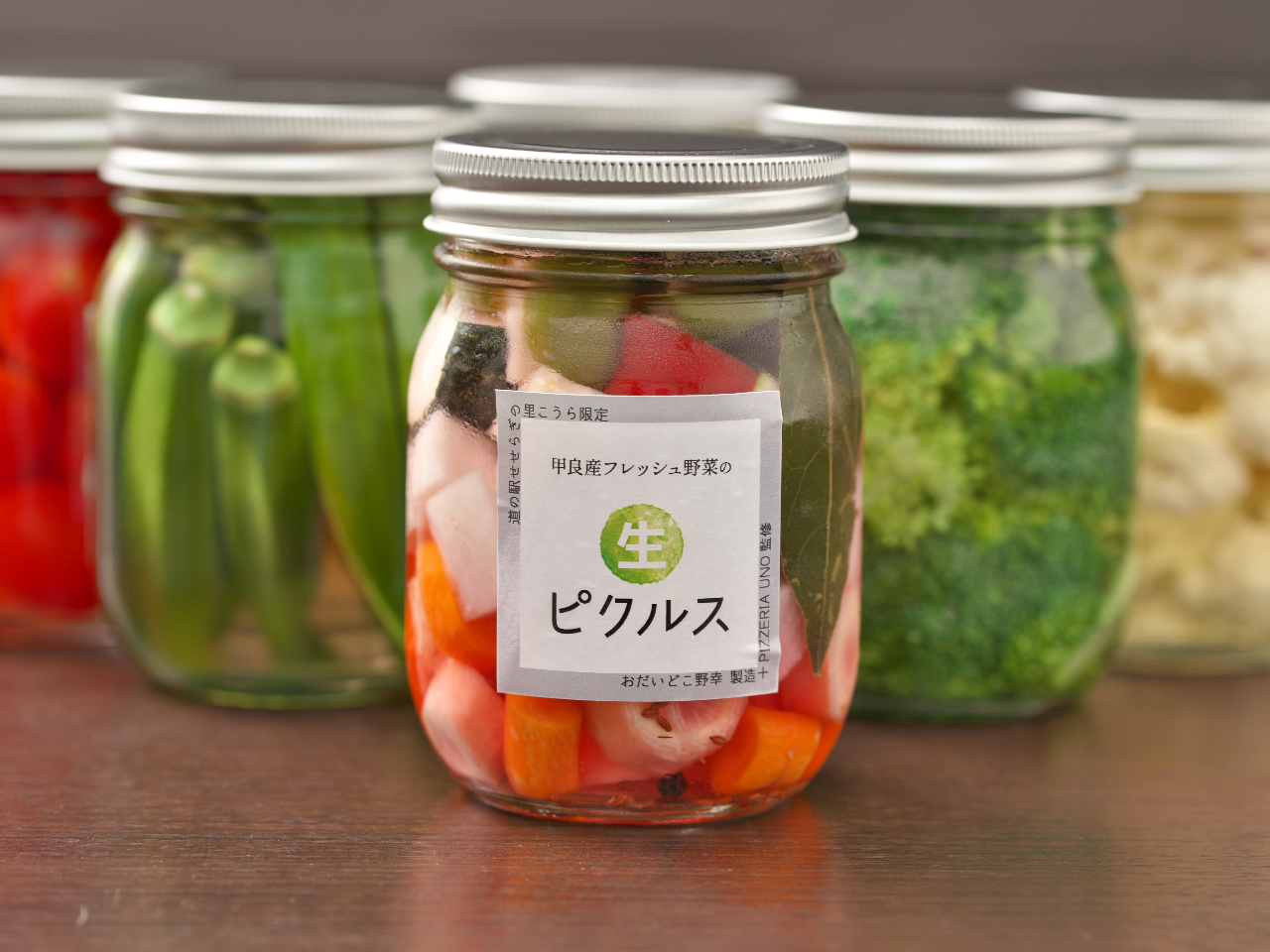 �u�b�ǎY�t���b�V����؂̐��s�N���X�v���n�߂Ƃ��āA���̉w�����炬�̗�������ł́A�b�ǒ��Y�̐H�ނ��g�������̉w�I���W�i�����i���w���ł��܂��B