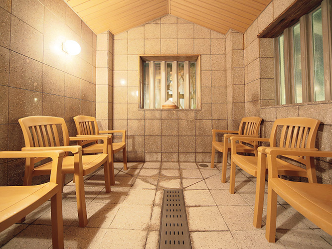 qCiѐ΃X`[TEijr X`[uɂA̖򑐂グCAꂽĝ܂B