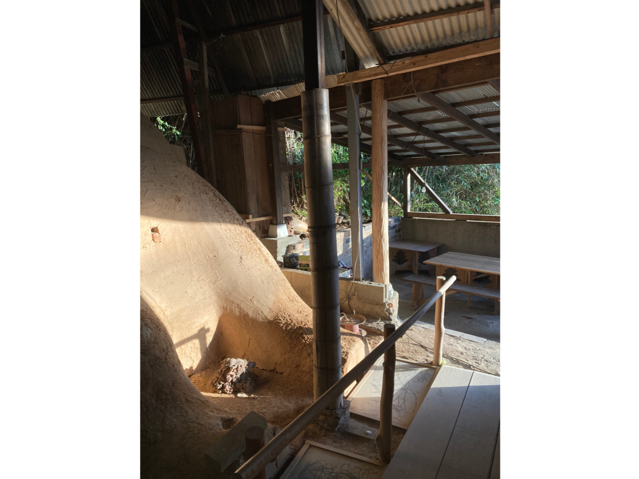 江戸後期築窯の唐津焼最大の登り窯。中に入ることもできます。