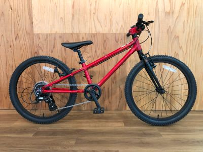 YOTSUBA Zero 22インチ<Red>8段変速 【適正身長120〜140cm】