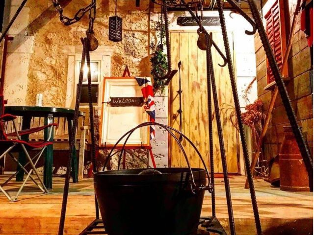 ダッチオーブンで作るローストチキン(別途2,750円/1人)