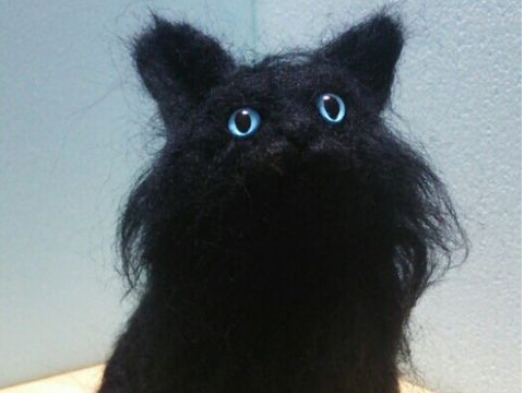 現実の世界では生まれない黒猫碧眼の猫。こういった空想の動物も作れます。