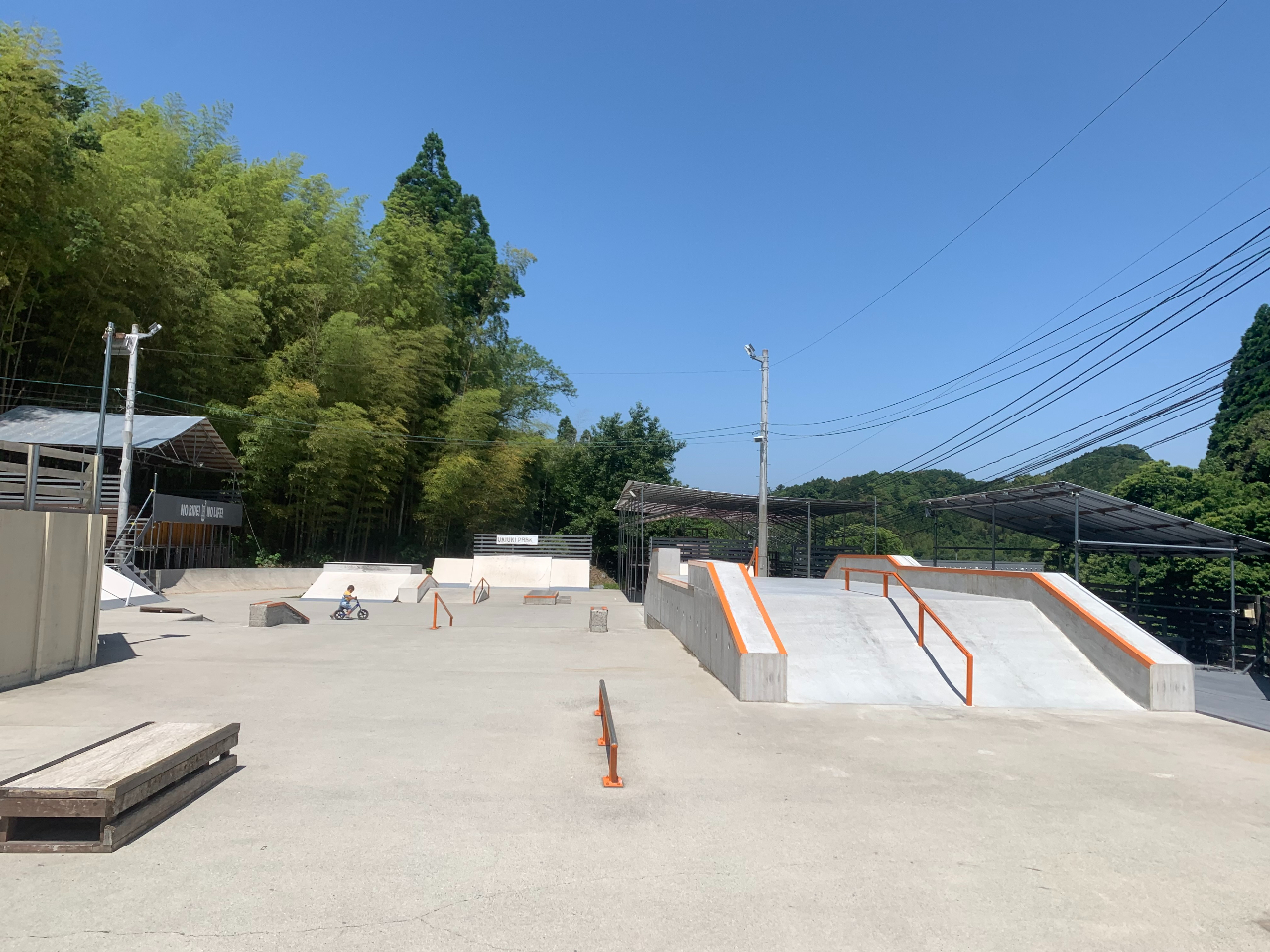 XP[gp[Nł̓LbYES҂AbX\Ȃ̂ŁAXP[g{[hɒł܂