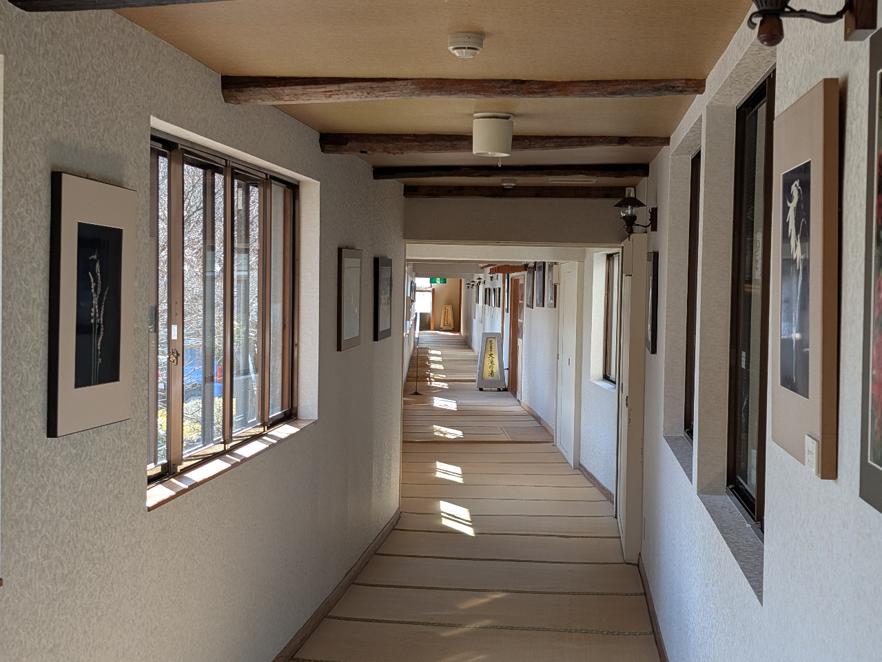 露天風呂までのギャラリー